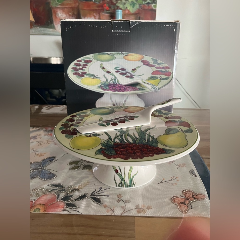 vintage Cake plate and served